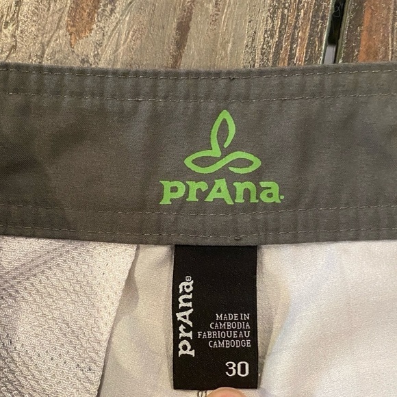 PrAna 30 Boardshorts Mens Gray / Green Plaid Stretch Swim Trunks Surf Logo - Picture 5 of 9